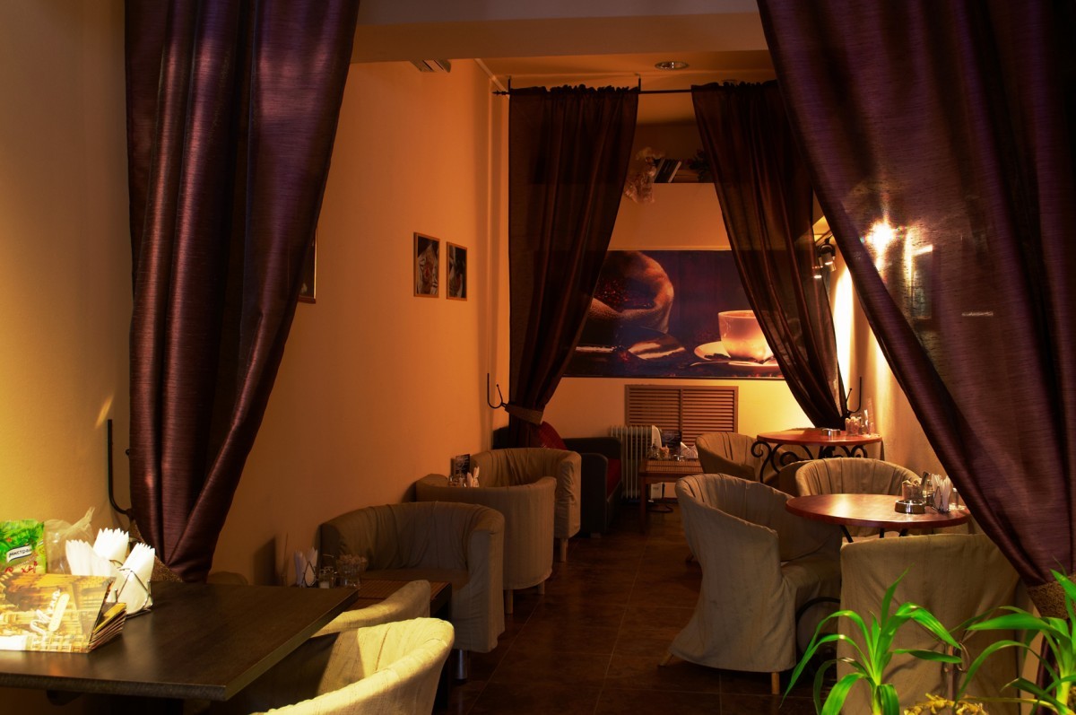 фотография зала для мероприятия Кофейни Le GavRoche на  2 мест Краснодара